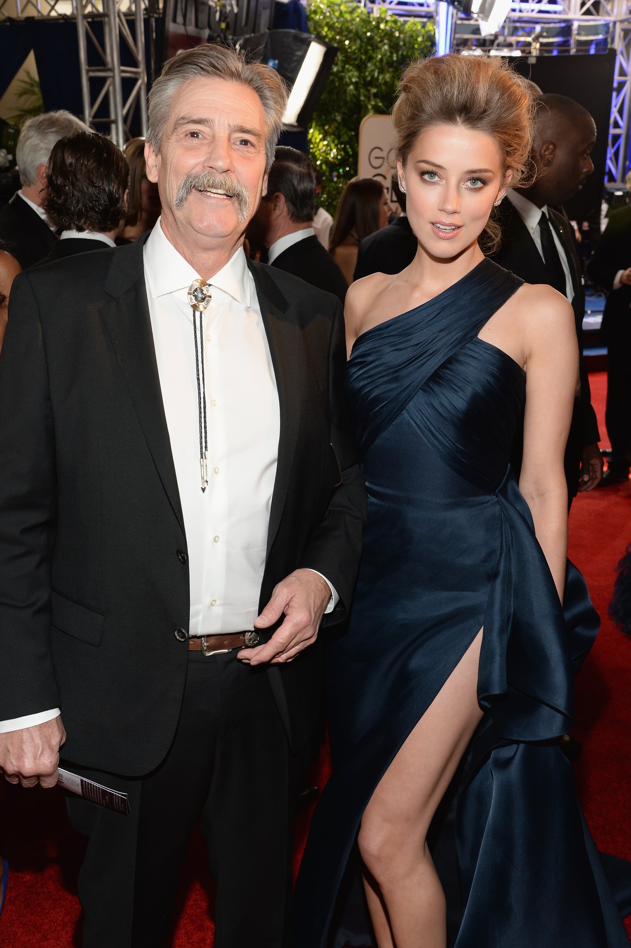 Amber Heard posed with her dad, David, on the red carpet at the For These Award Season Stars