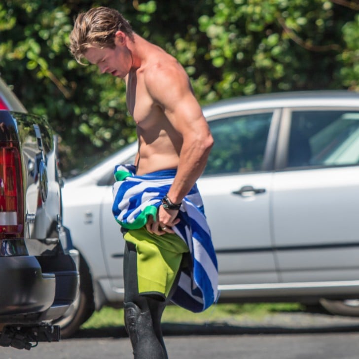 Chris Hemsworth Shirtless After Surfing Pictures
