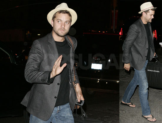 Joshua Jackson Without Diane Kruger Out in NYC Joshua Jackson Without Diane Kruger Out in NYC