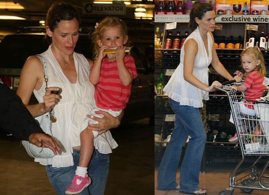 Photos of Probably Pregnant Jennifer Garner with Violet At Whole Foods Photos of Probably Pregnant Jennifer Garner with Violet At Whole Foods