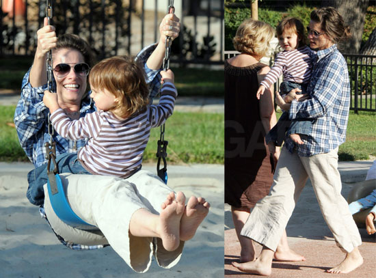 Photos of Amanda Peet at the Park With Her Family Photos of Amanda Peet at the Park With Her Family