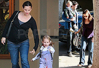 Photos of Jennifer Garner Picking Up Violet Affleck From School 2008-10-10 14:00:54 Photos of Jennifer Garner Picking Up Violet Affleck From School 2008-10-10 14:00:54