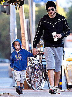 Lil Links: Jake Gyllenhaal and Deacon Phillippe Get a Grip Lil Links: Jake Gyllenhaal and Deacon Phillippe Get a Grip