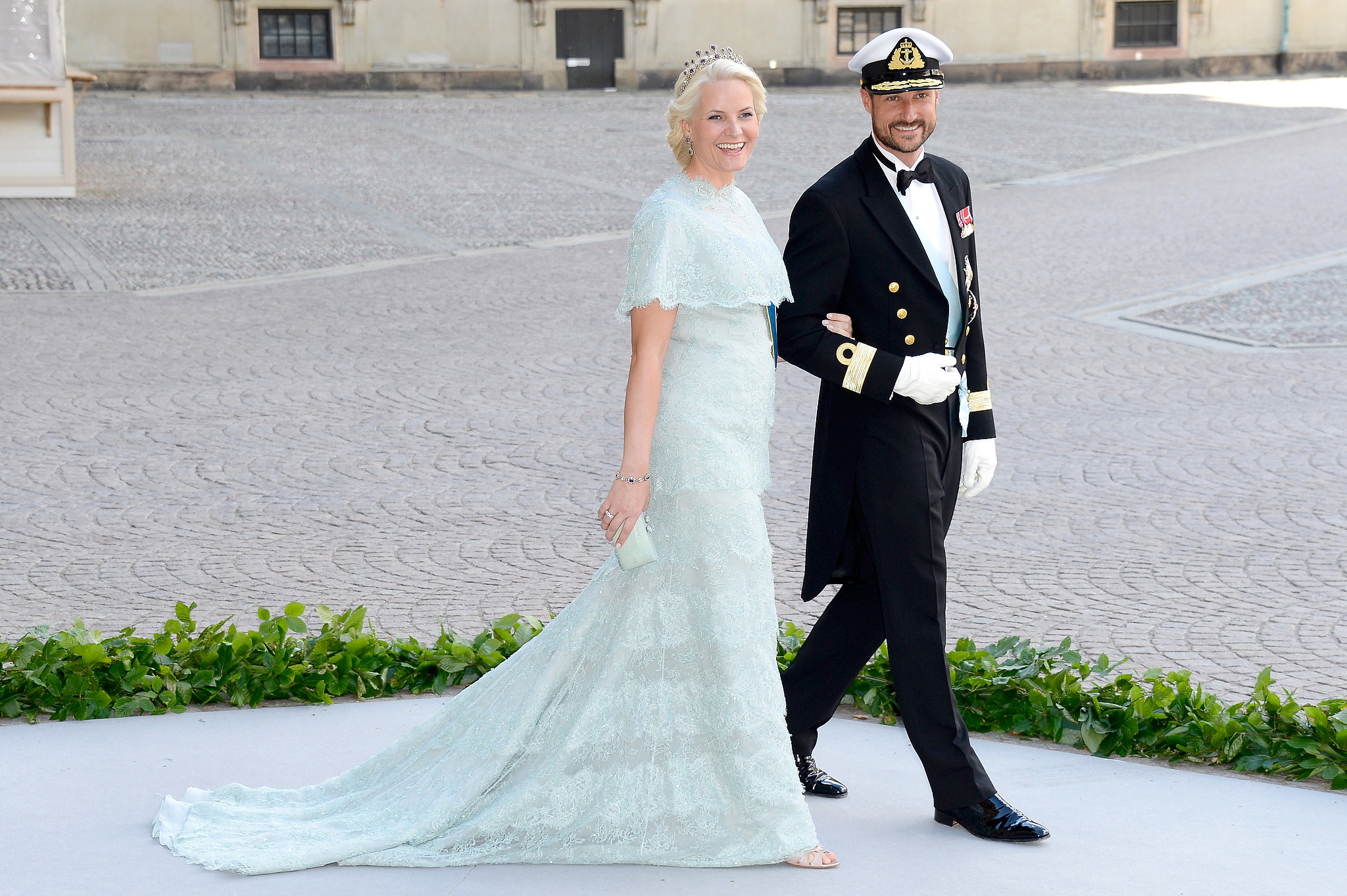 Девушка вышла замуж за принца. Принцесса Норвегии Метте-Марит. Метте-Марит кронпринцесса Норвегии свадьба. Принцесса Метте Марит свадьба. Метте Марит кронпринцесса Норвегии в молодости.
