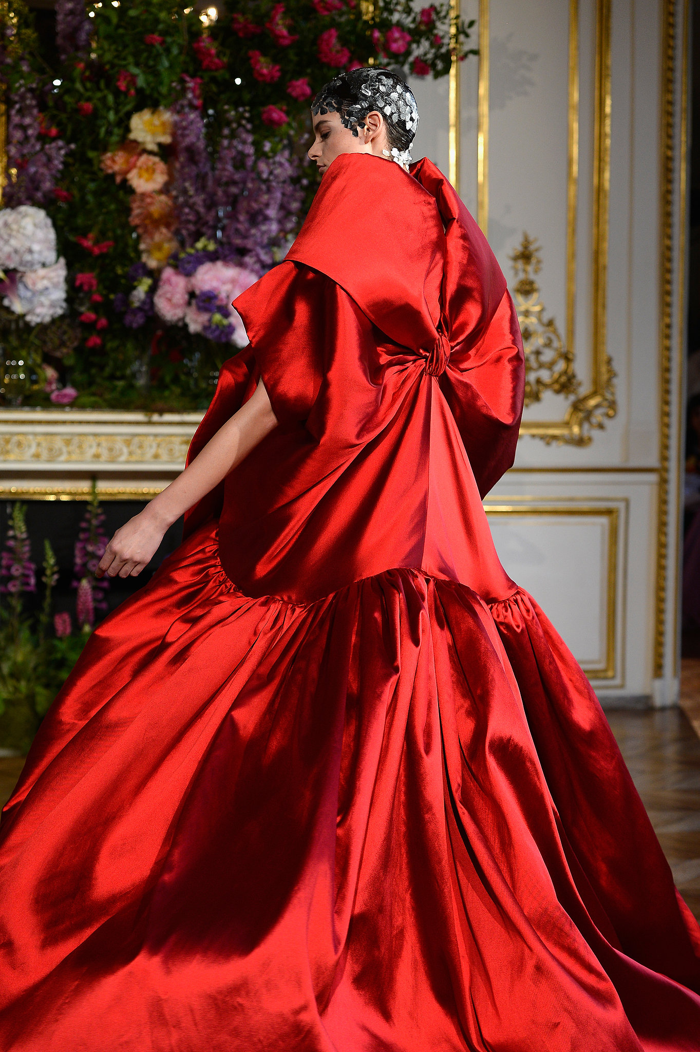 Stunned by the volume and drama of this Alexis Mabille Haute Couture ...