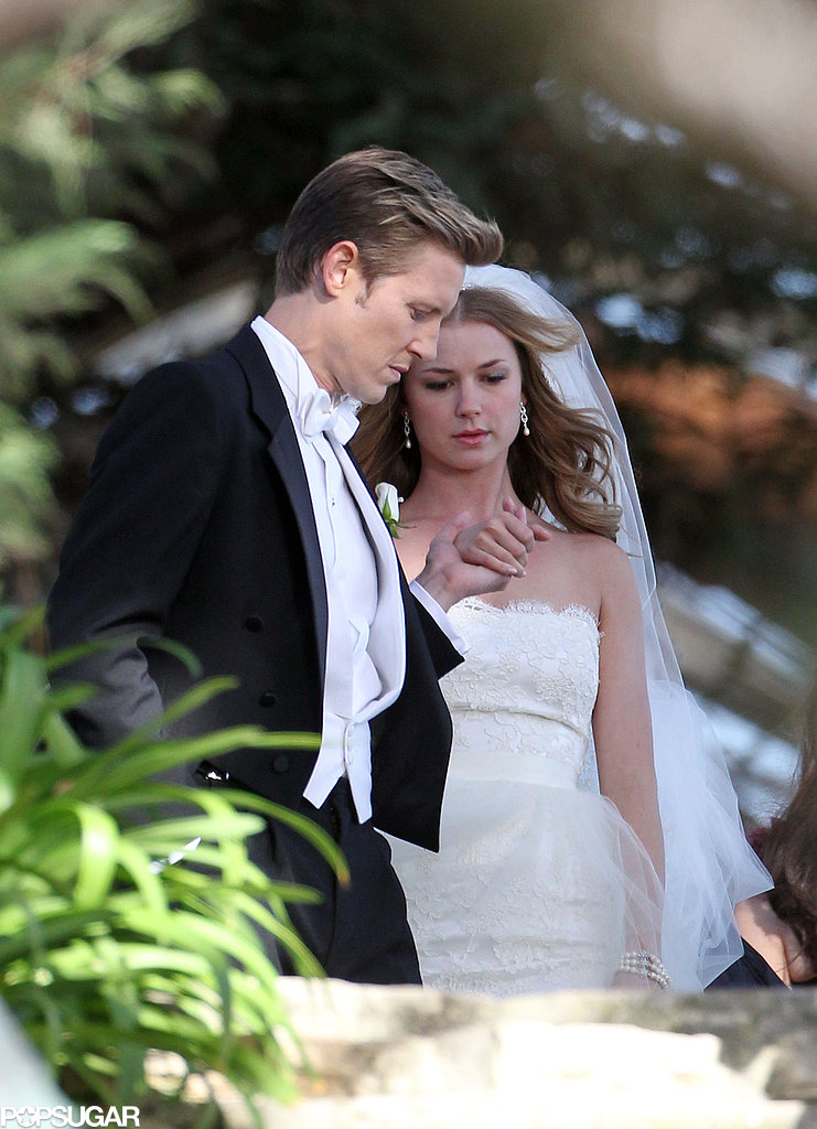 Emily VanCamp and Gabriel Mann filmed wedding scenes for Revenge in ...