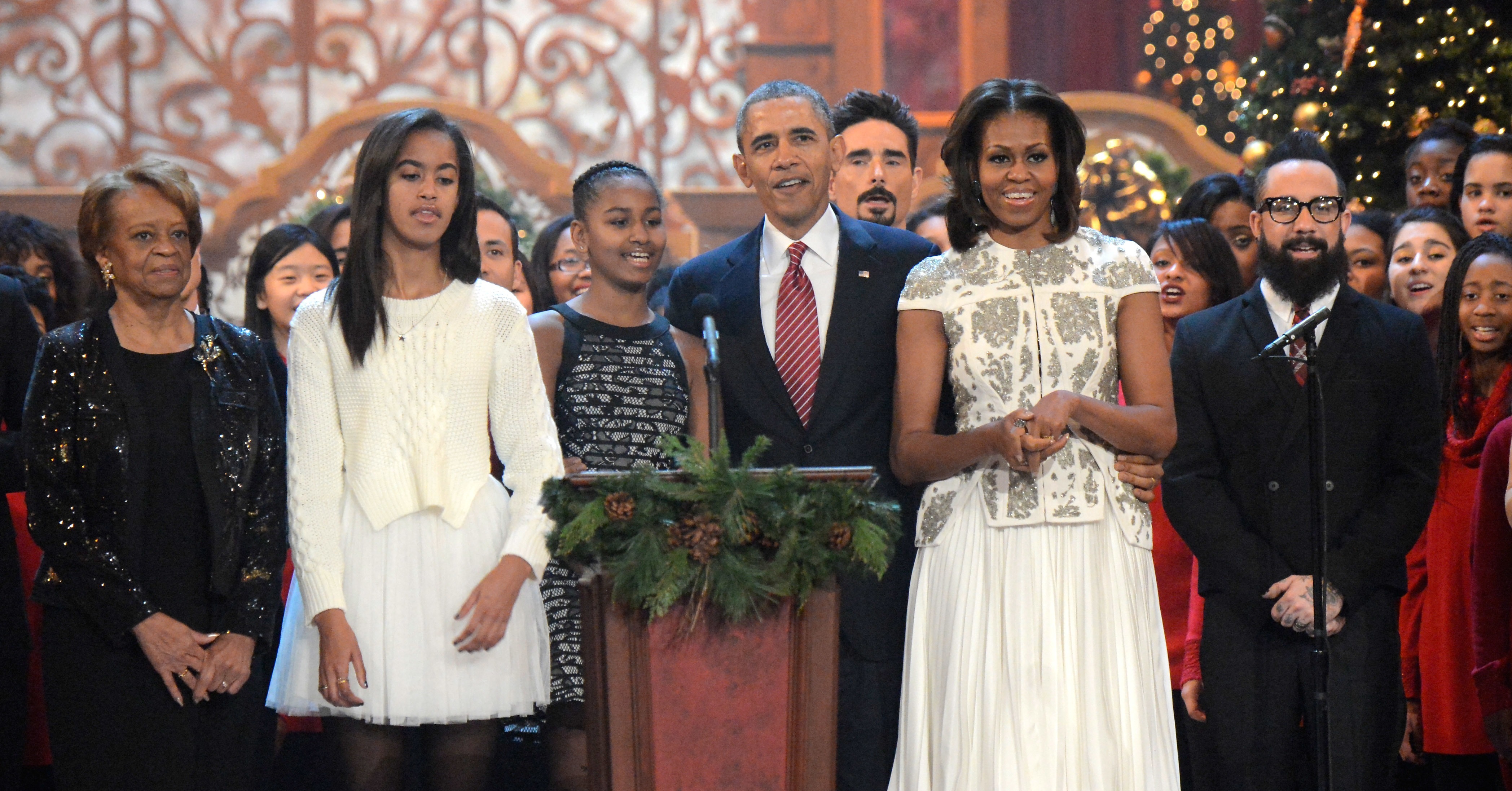 When They Stood Out in the Crowd Wearing Winter White | 13 Photos That ...