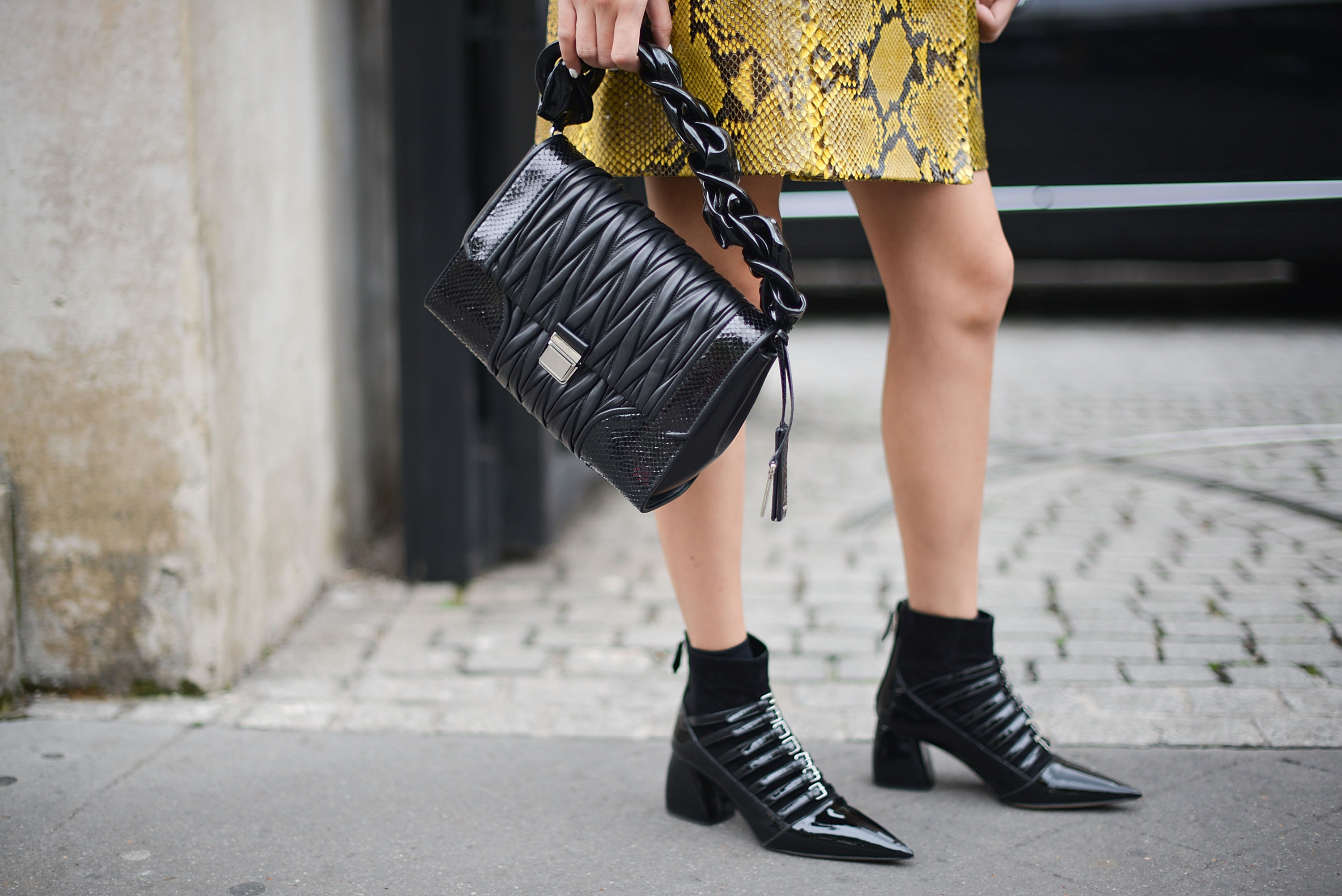 Day 9 | Proof the Prettiest Street Style Accessories Were at Paris ...
