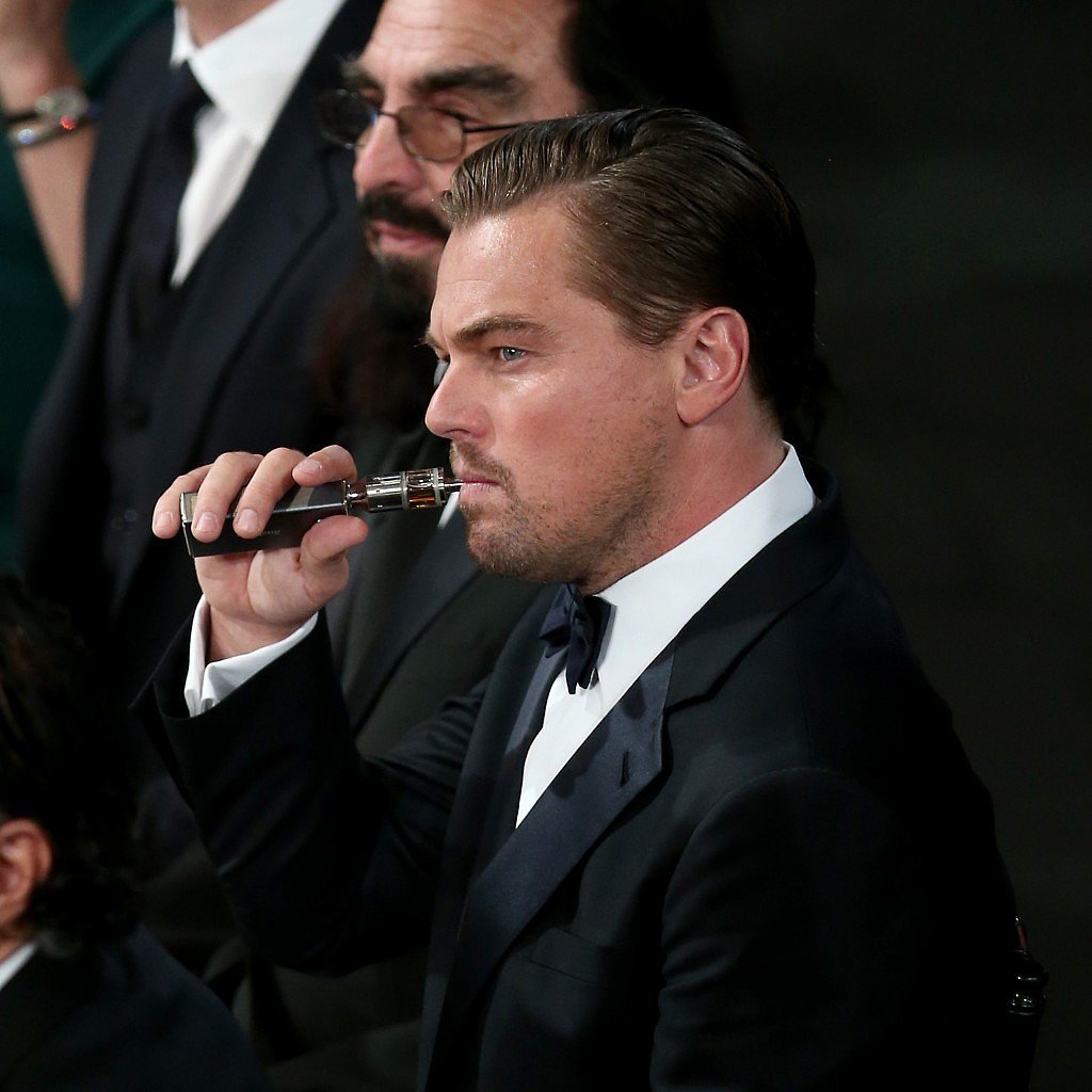 Leonardo DiCaprio Smoking and Vaping at Events | POPSUGAR Celebrity