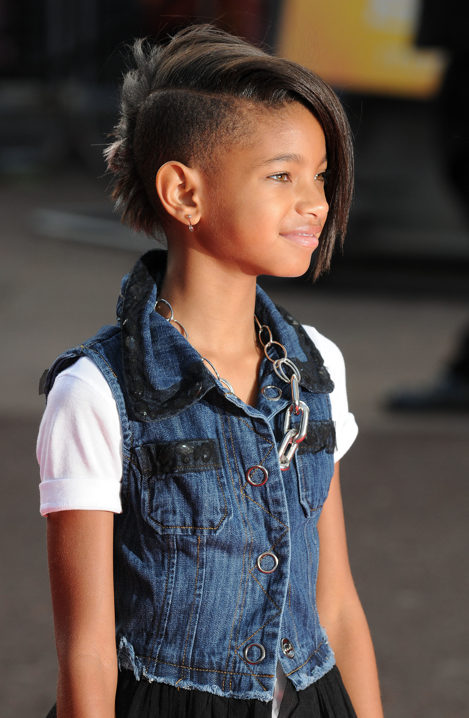 Another example of Willow with a half-shaved head looking fierce. | 39 ...