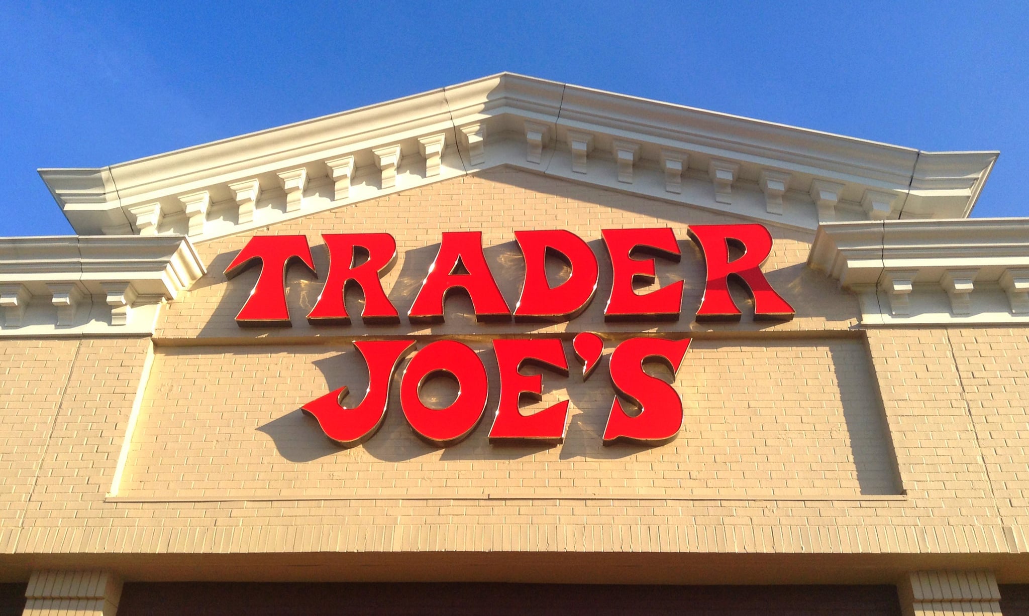 PopsugarLivingBudget TipsHow to Save Money at Trader Joe's9 Ways to Save Major Money at Trader Joe'sMay 12, 2016 by Brinton Parker2.2K SharesChat with us on Facebook Messenger. Learn what's trending across POPSUGAR.Everybody's got a favorite snack from Trader Joe's. Whether it's spicy or sweet, you don't want to sacrifice your top choice of treats simply because the cost is high! Instead of skipping out on scrumptious food, simply follow these tips to drastically lower your next Trader Joe's grocery bill: Surprise! You can use coupons: Many people are unaware that Trader Joe's accepts manufacturer coupons for name-brand items. While you won't find coupons for Trader Joe's-brand cookies, you can clip or print them for things like Annie's Natural products and Lärabars.Bring a bag: If you live in a city with a disposable bag tax, remembering to bring your own bags to TJ's can save a few dollars per trip. Some locations also offer shoppers the chance to win grocery gift cards if they bring a reusable shopping ba - 웹