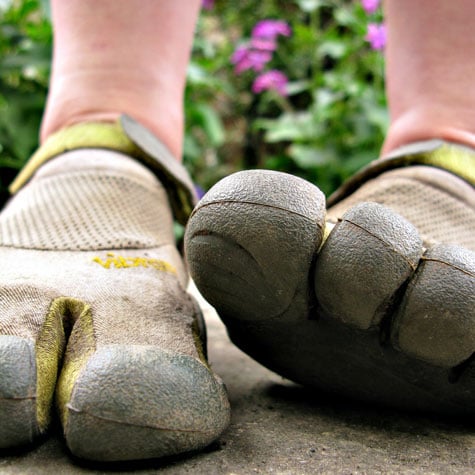 barefoot running shoes with toes