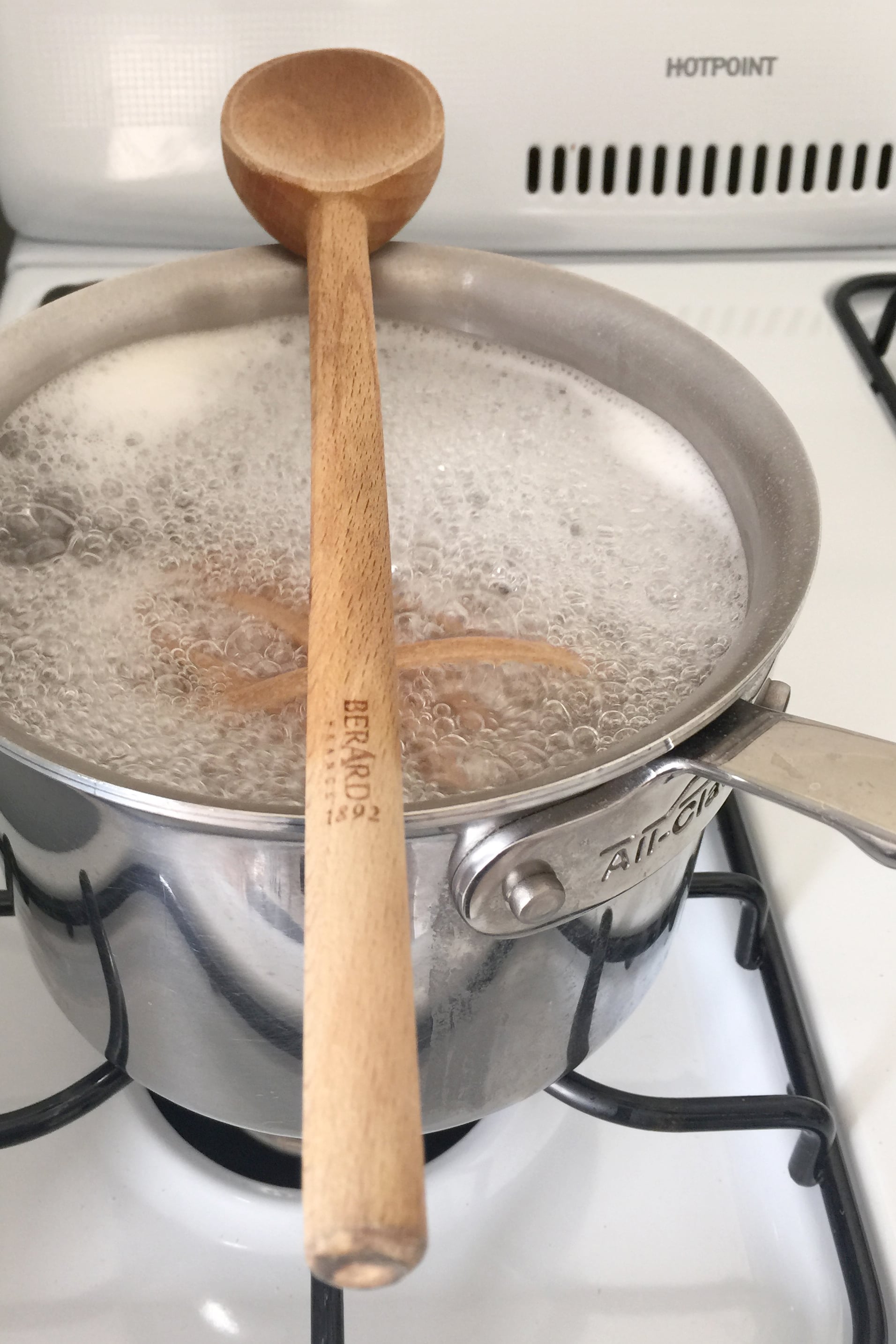 Placing a wooden spoon over a pot of boiling water stops it from boili, Kitchen Hacks
